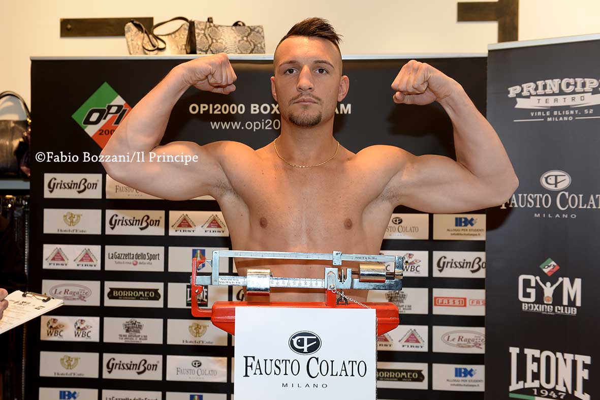 MILANO 19.03.2015 DIXIELAND CAFE'/GIACON vs JAMOYE CAMPIONATO MONDIALE SILVER WBC BOXE CERIMONIA DEL PESO/SPORT/BOXE/ph Fabio Bozzani/Nella foto