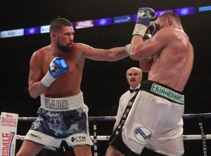 TONY BELLOW V MATEUSZ MASTERNAK 12-12-2015at O2 LONDON PIC LAWRENCE LUSTIG